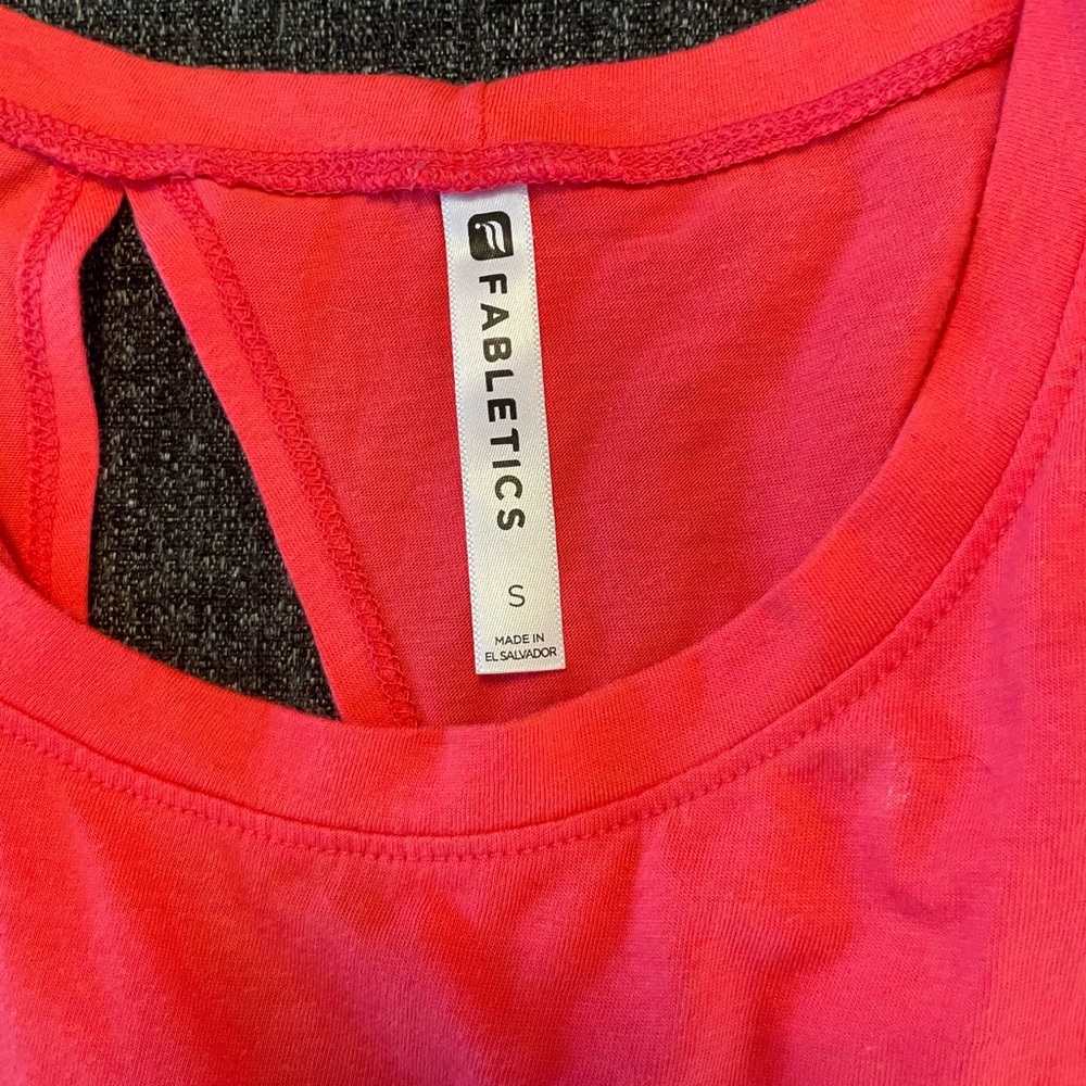Fabletics Active Sleeveless Back Twist Knot Top - Picture 5 of 9